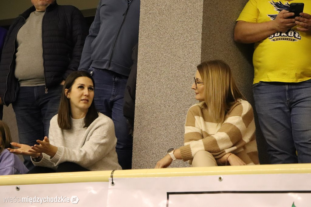 Koszykarskie derby Wielkopolski dla Sokoła