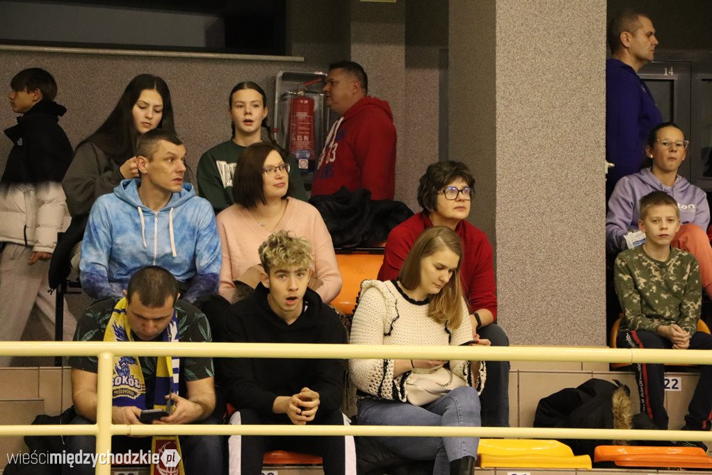 Koszykarskie derby Wielkopolski dla Sokoła