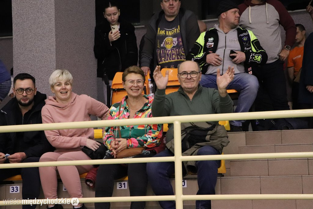 Koszykarskie derby Wielkopolski dla Sokoła