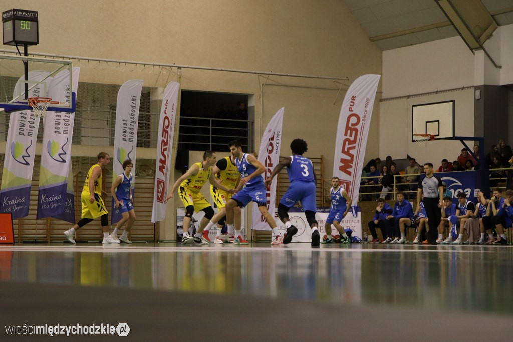 Koszykarskie derby Wielkopolski dla Sokoła