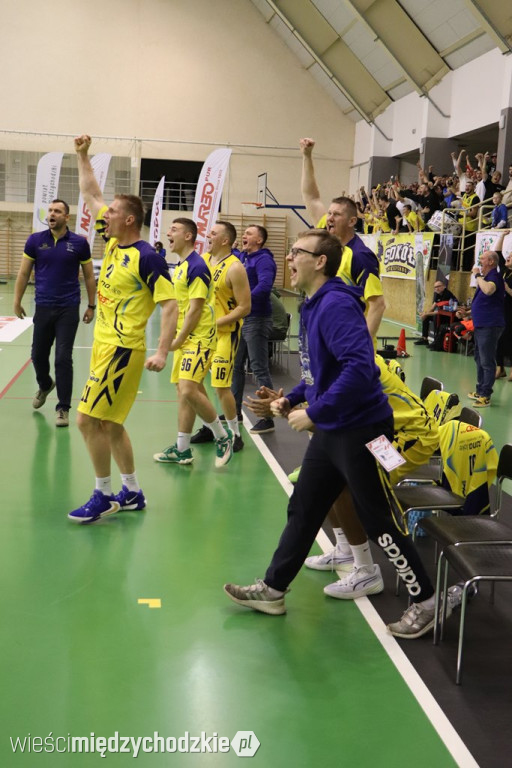 Koszykarskie derby Wielkopolski dla Sokoła