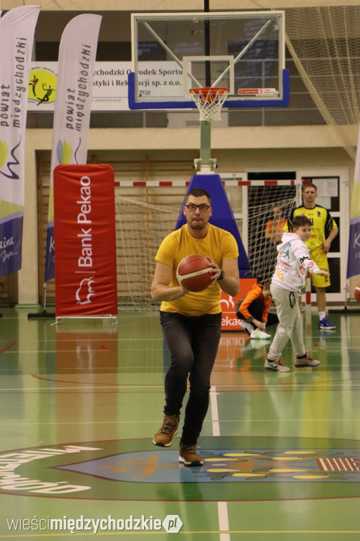 Koszykarskie derby Wielkopolski dla Sokoła