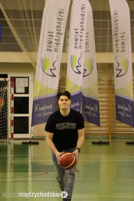 Koszykarskie derby Wielkopolski dla Sokoła