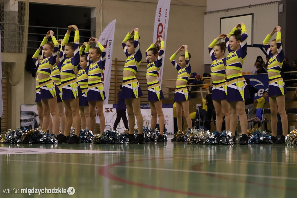 Koszykarskie derby Wielkopolski dla Sokoła