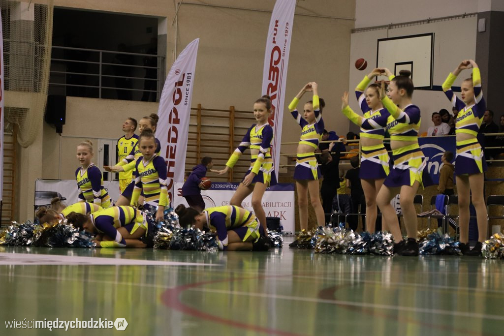 Koszykarskie derby Wielkopolski dla Sokoła