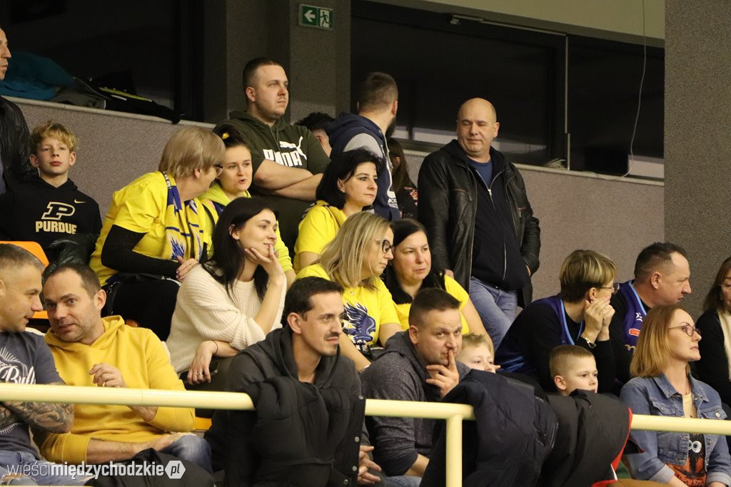 Koszykarskie derby Wielkopolski dla Sokoła