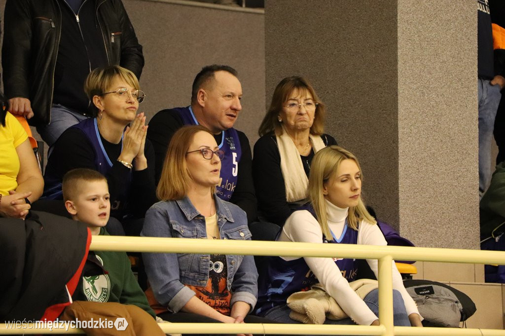 Koszykarskie derby Wielkopolski dla Sokoła