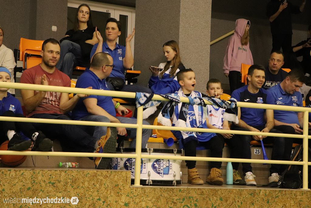 Koszykarskie derby Wielkopolski dla Sokoła