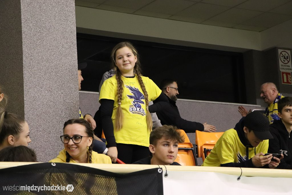 Koszykarskie derby Wielkopolski dla Sokoła