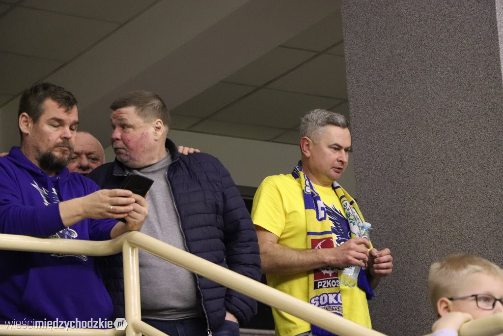 Koszykarskie derby Wielkopolski dla Sokoła