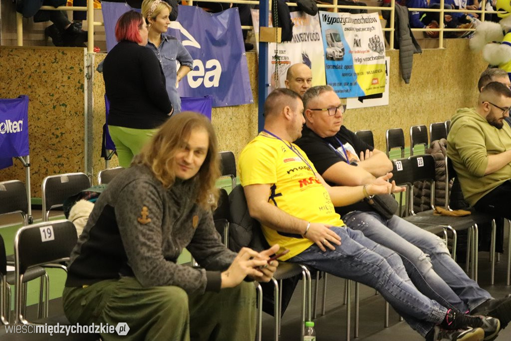 Koszykarskie derby Wielkopolski dla Sokoła