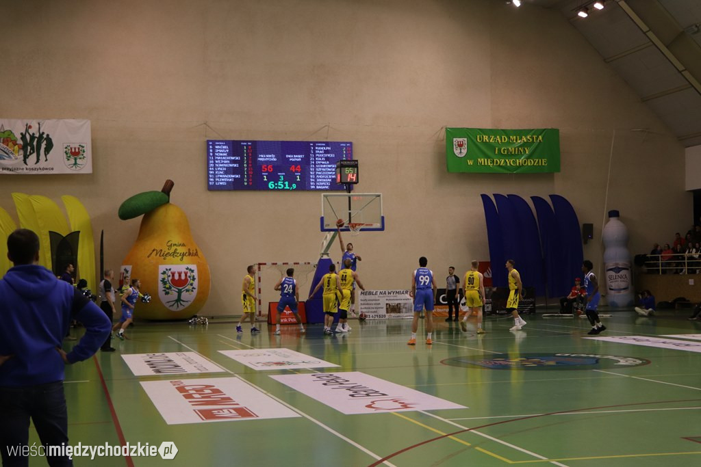 Koszykarskie derby Wielkopolski dla Sokoła