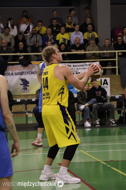 Koszykarskie derby Wielkopolski dla Sokoła