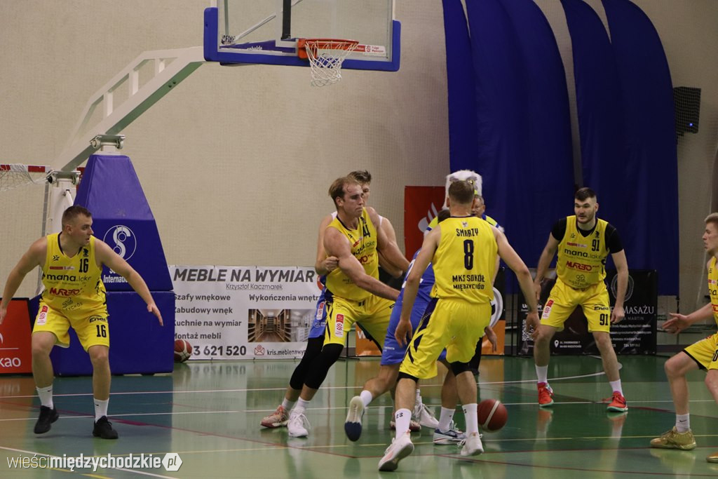 Koszykarskie derby Wielkopolski dla Sokoła