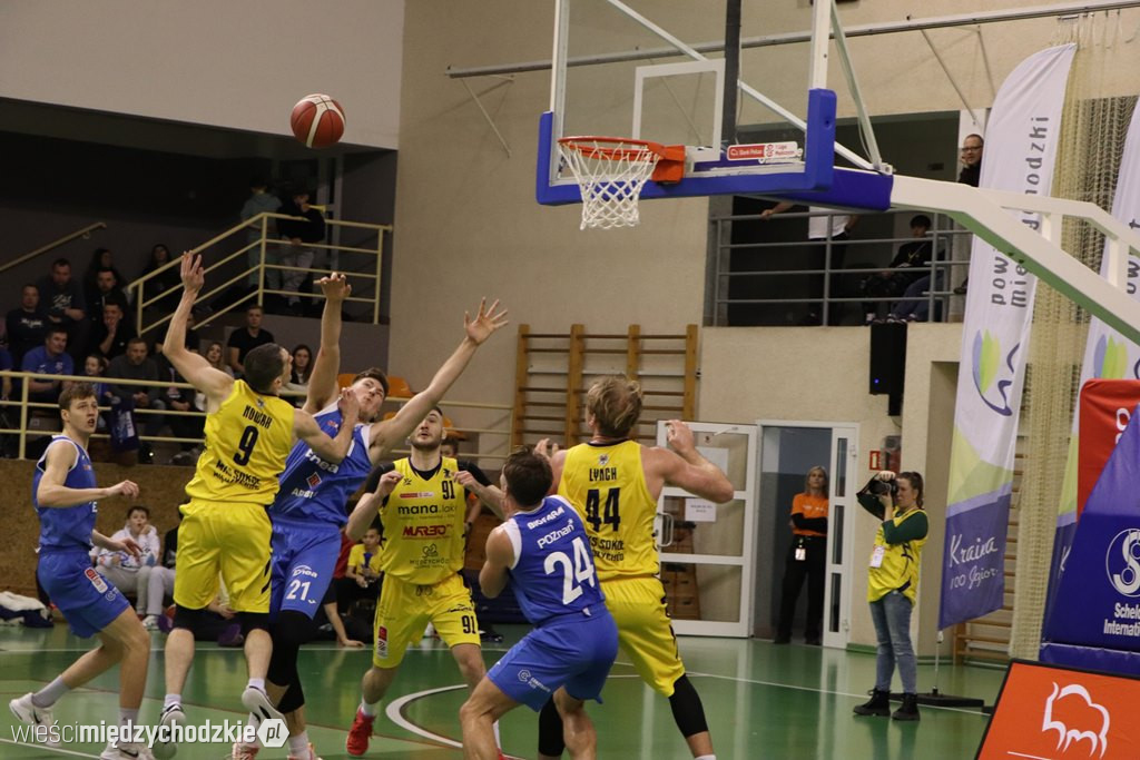 Koszykarskie derby Wielkopolski dla Sokoła