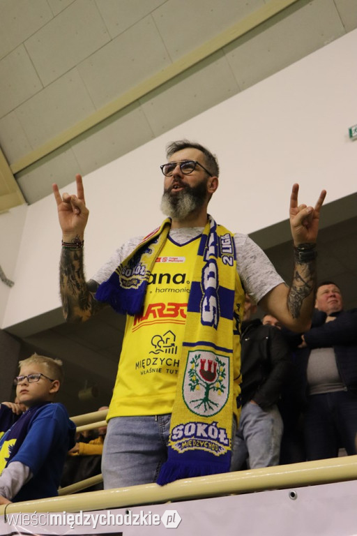 Koszykarskie derby Wielkopolski dla Sokoła