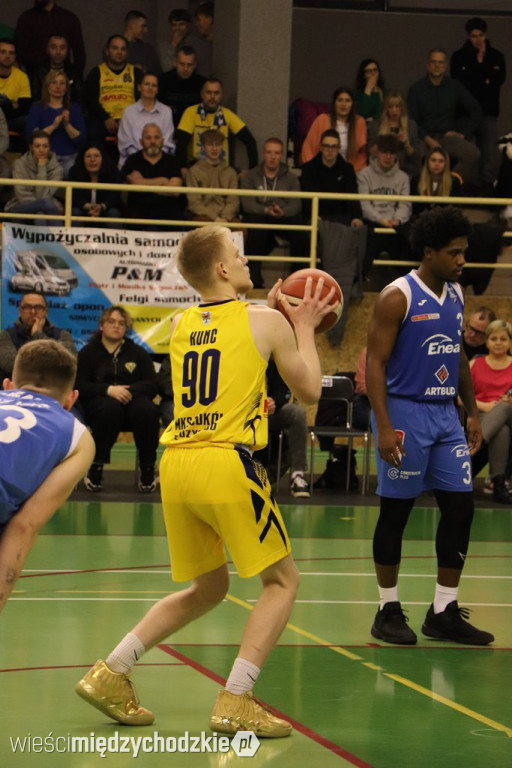 Koszykarskie derby Wielkopolski dla Sokoła
