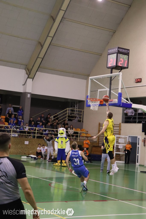 Koszykarskie derby Wielkopolski dla Sokoła