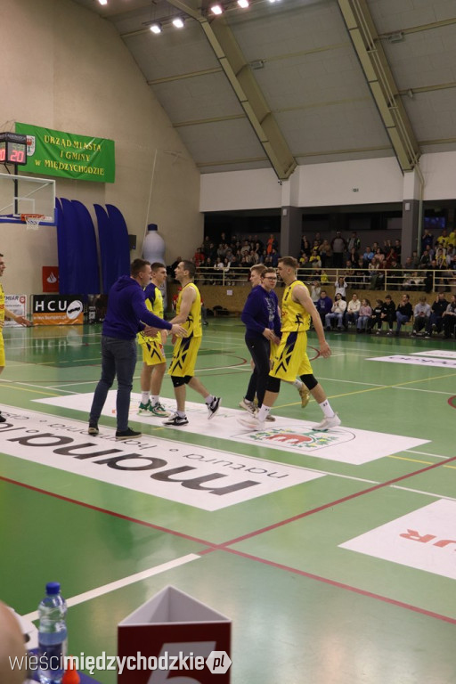 Koszykarskie derby Wielkopolski dla Sokoła