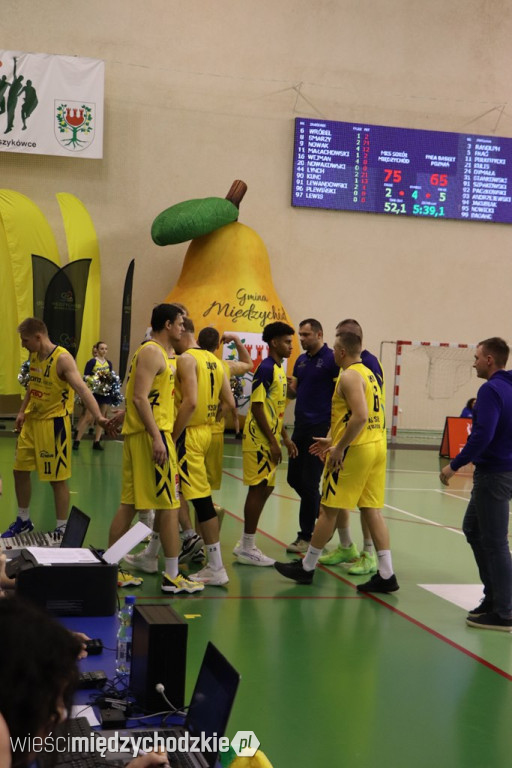Koszykarskie derby Wielkopolski dla Sokoła