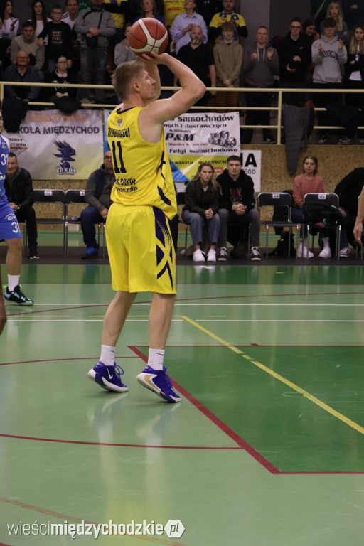 Koszykarskie derby Wielkopolski dla Sokoła