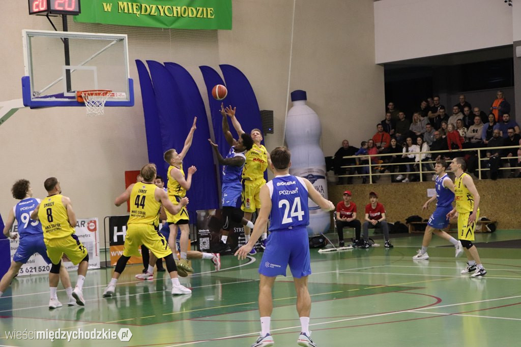 Koszykarskie derby Wielkopolski dla Sokoła