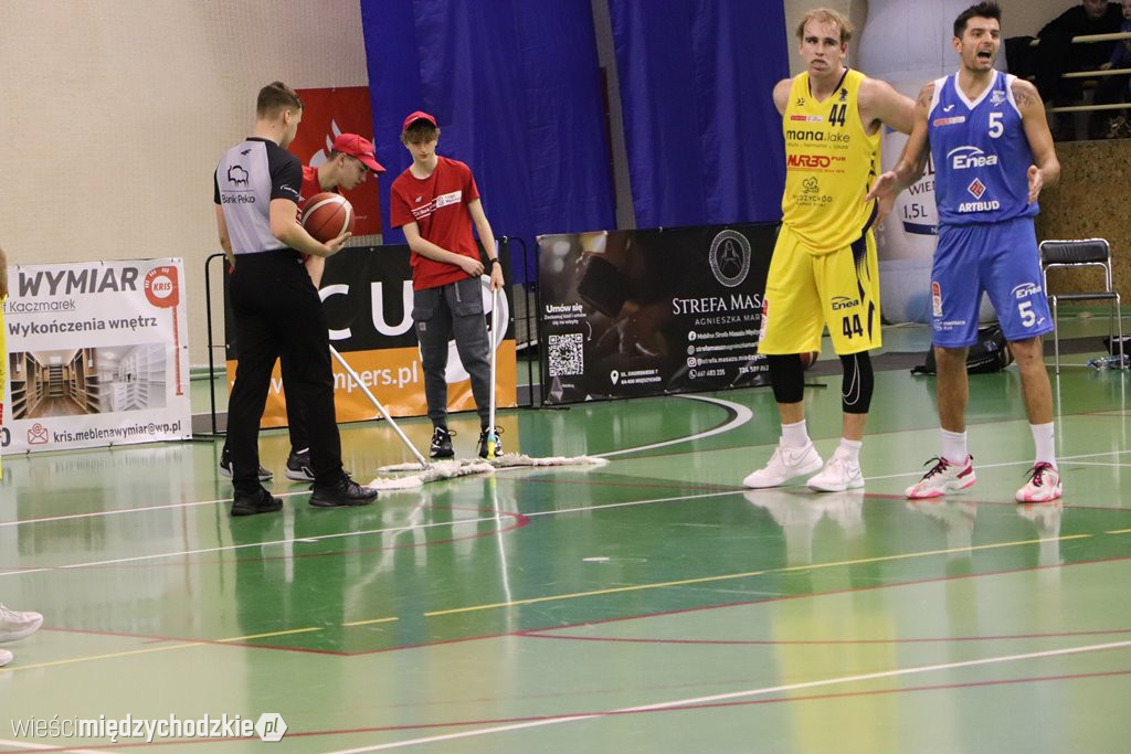 Koszykarskie derby Wielkopolski dla Sokoła