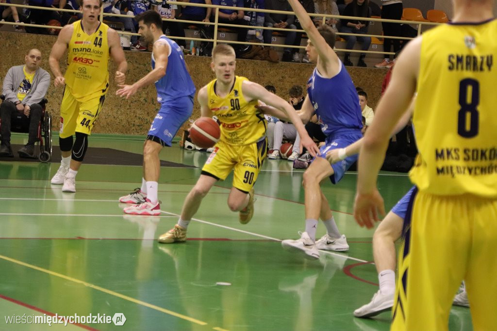 Koszykarskie derby Wielkopolski dla Sokoła