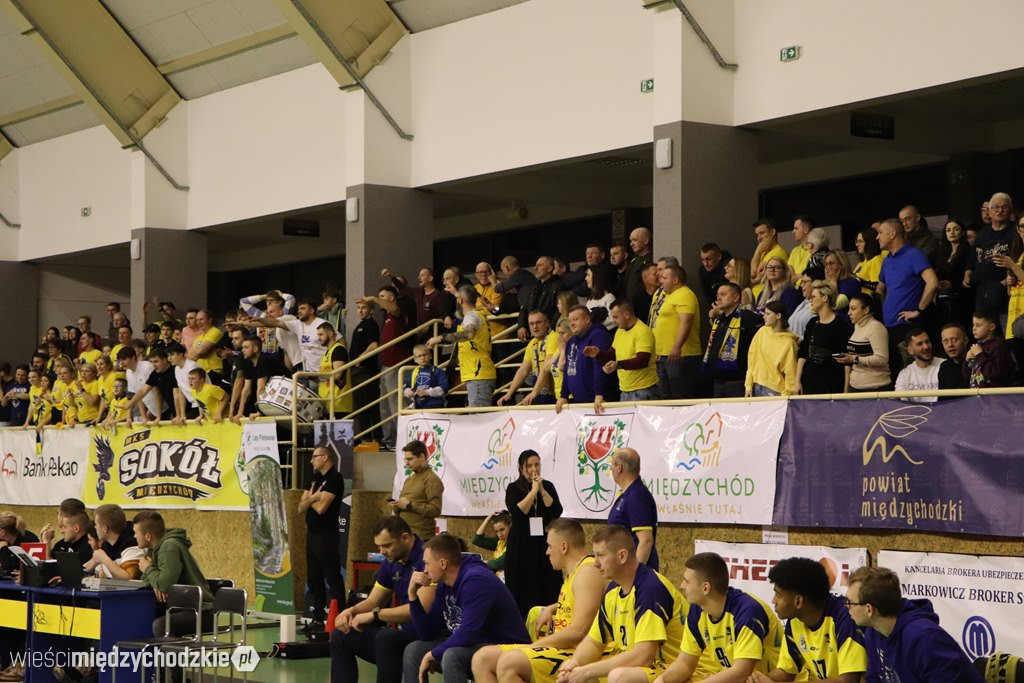 Koszykarskie derby Wielkopolski dla Sokoła