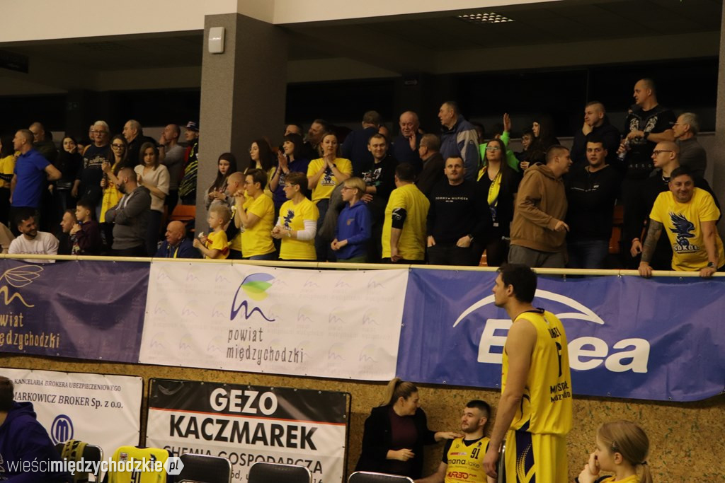 Koszykarskie derby Wielkopolski dla Sokoła