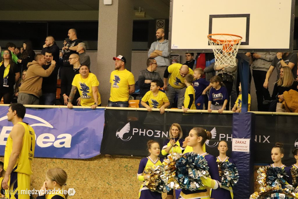 Koszykarskie derby Wielkopolski dla Sokoła