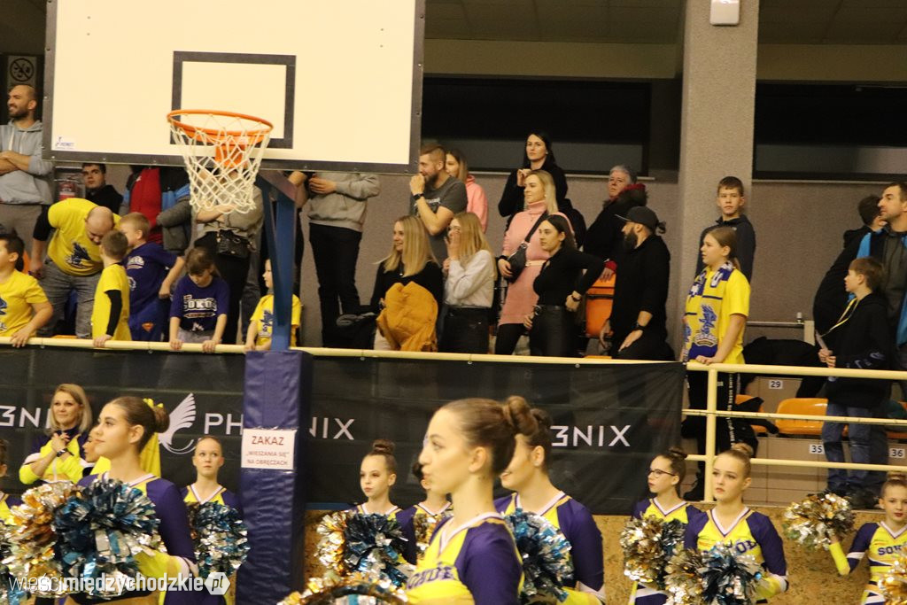 Koszykarskie derby Wielkopolski dla Sokoła