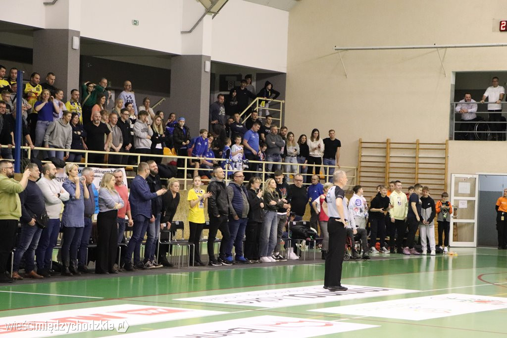 Koszykarskie derby Wielkopolski dla Sokoła