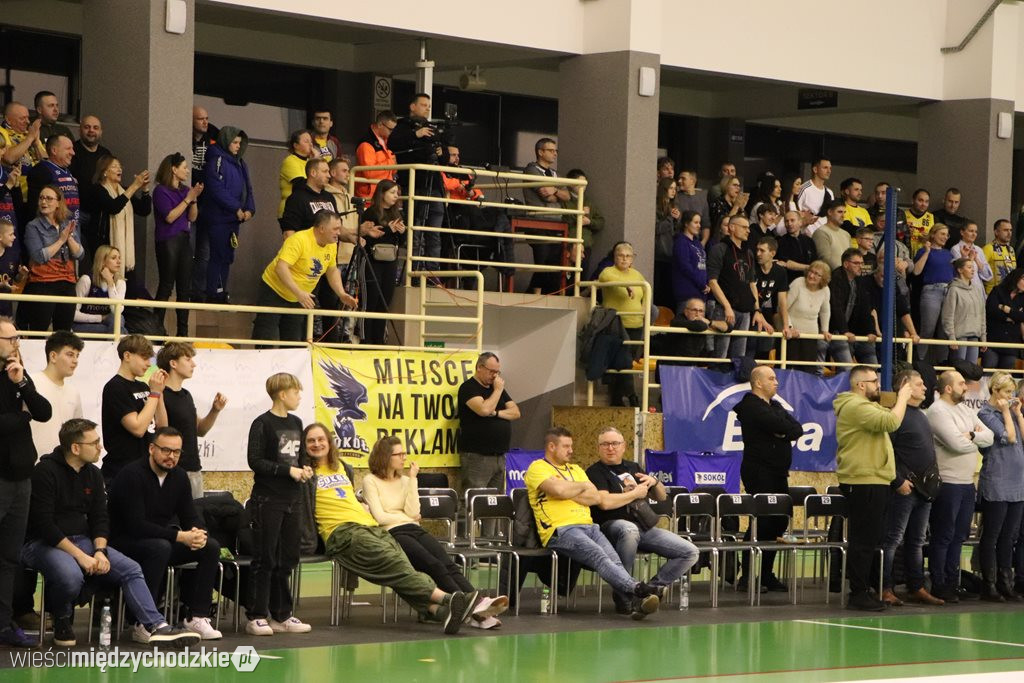 Koszykarskie derby Wielkopolski dla Sokoła