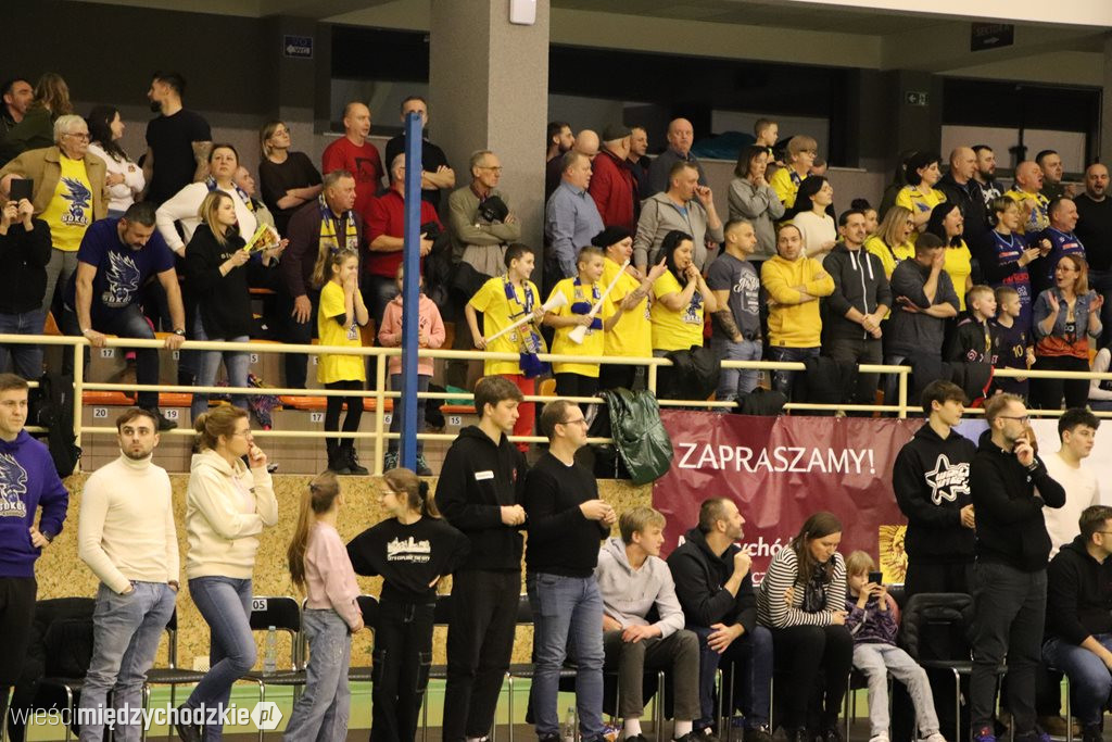 Koszykarskie derby Wielkopolski dla Sokoła