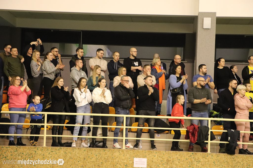 Koszykarskie derby Wielkopolski dla Sokoła