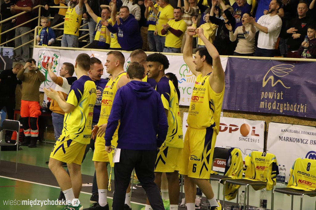 Koszykarskie derby Wielkopolski dla Sokoła