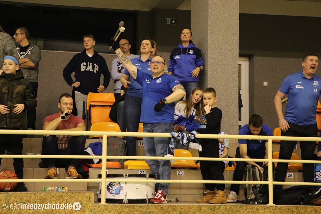 Koszykarskie derby Wielkopolski dla Sokoła