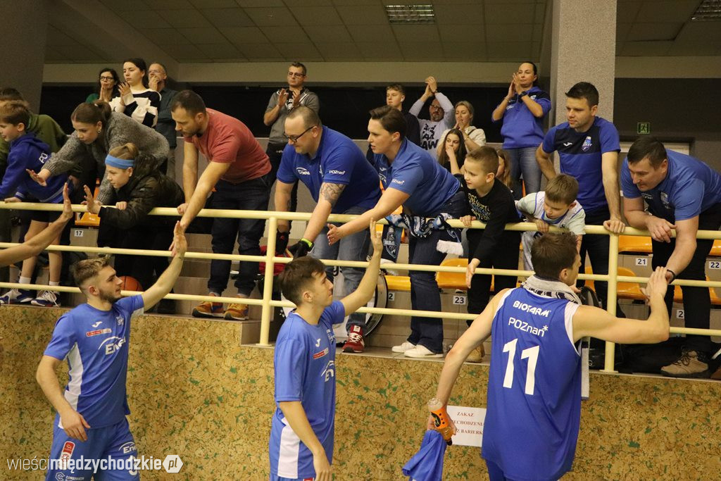 Koszykarskie derby Wielkopolski dla Sokoła