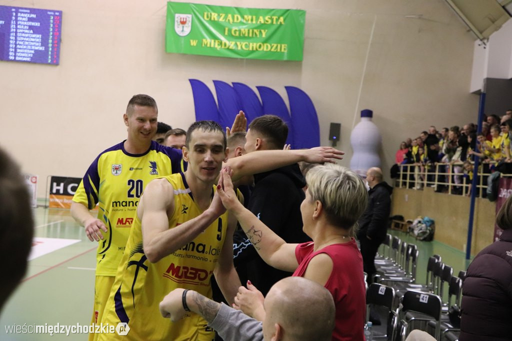 Koszykarskie derby Wielkopolski dla Sokoła