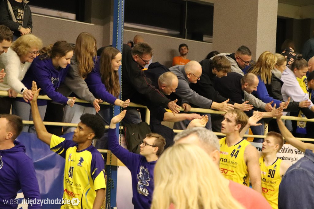 Koszykarskie derby Wielkopolski dla Sokoła