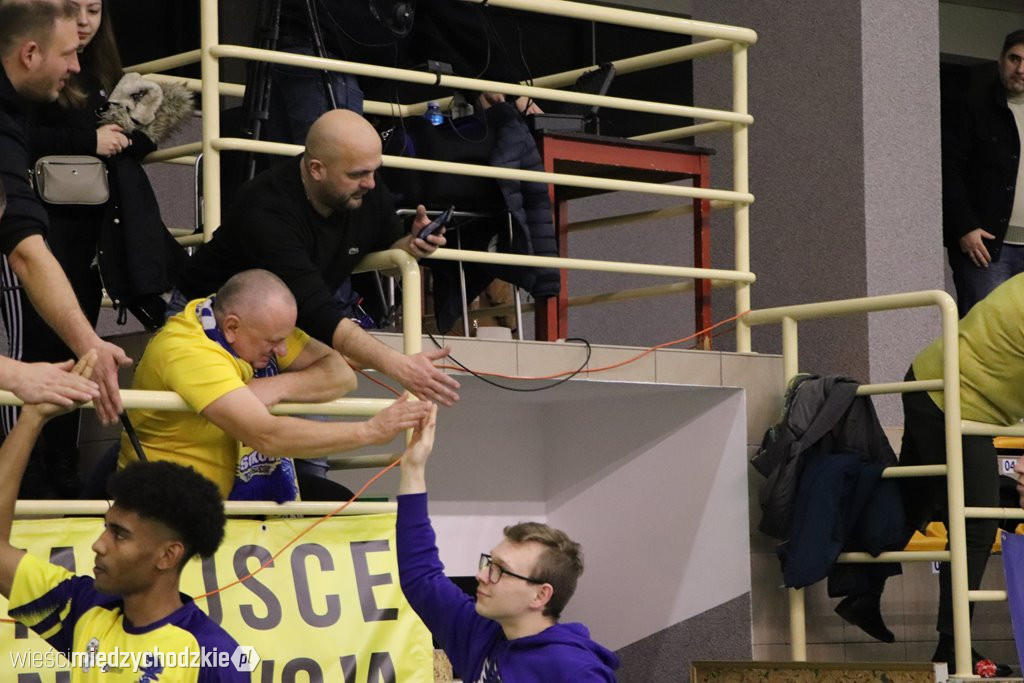 Koszykarskie derby Wielkopolski dla Sokoła