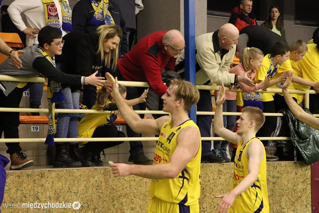 Koszykarskie derby Wielkopolski dla Sokoła