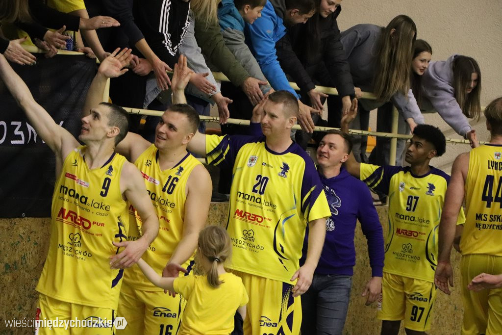 Koszykarskie derby Wielkopolski dla Sokoła