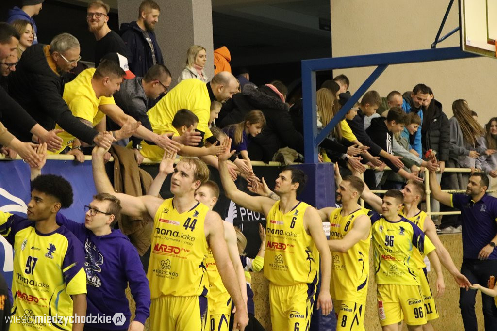 Koszykarskie derby Wielkopolski dla Sokoła