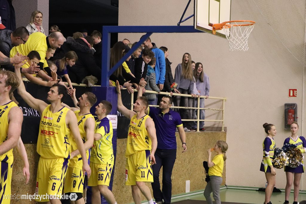 Koszykarskie derby Wielkopolski dla Sokoła