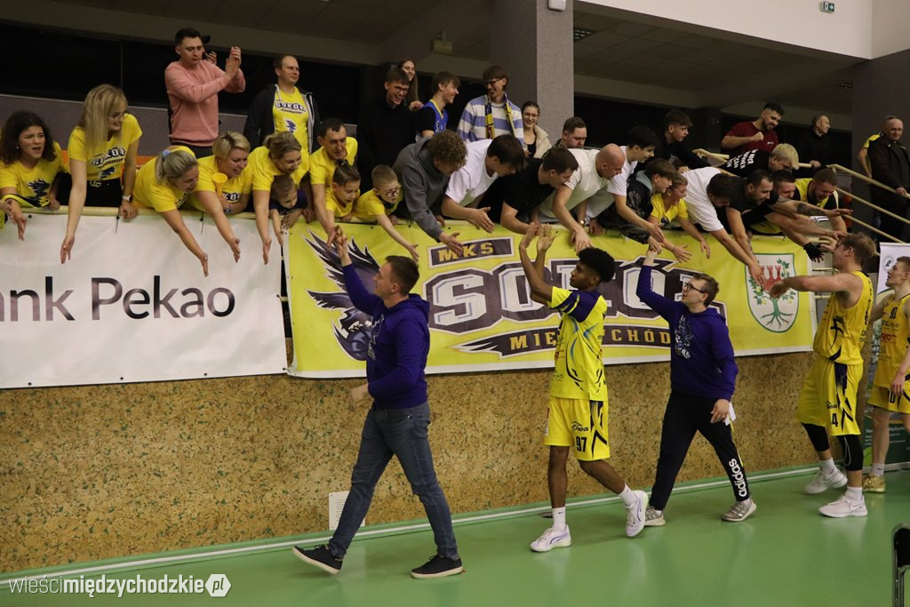 Koszykarskie derby Wielkopolski dla Sokoła