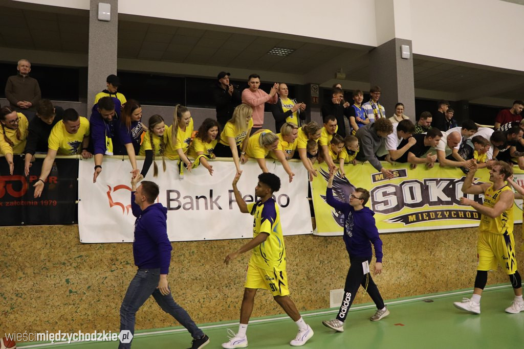 Koszykarskie derby Wielkopolski dla Sokoła
