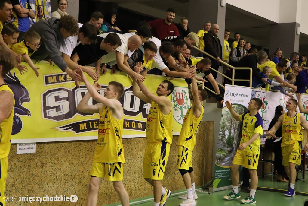 Koszykarskie derby Wielkopolski dla Sokoła