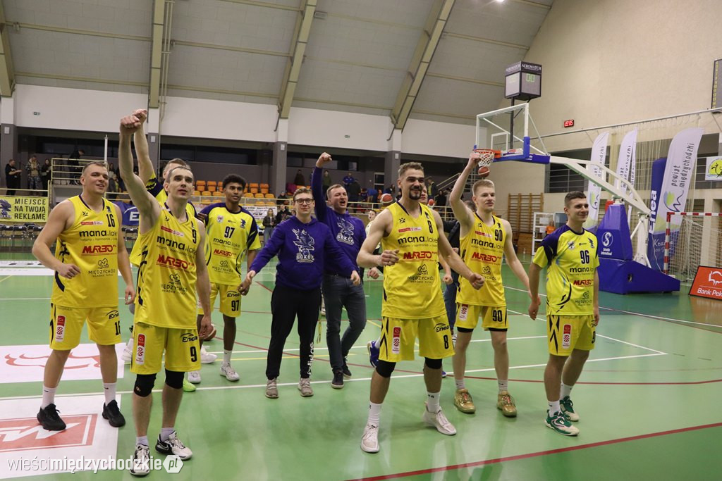 Koszykarskie derby Wielkopolski dla Sokoła